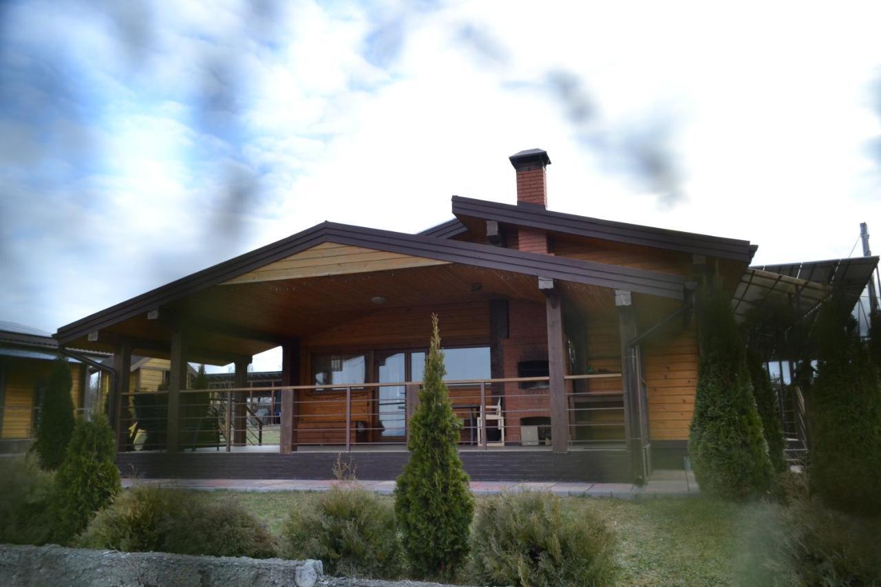 Хомене Villa Rzhyshchiv Eksteriør billede