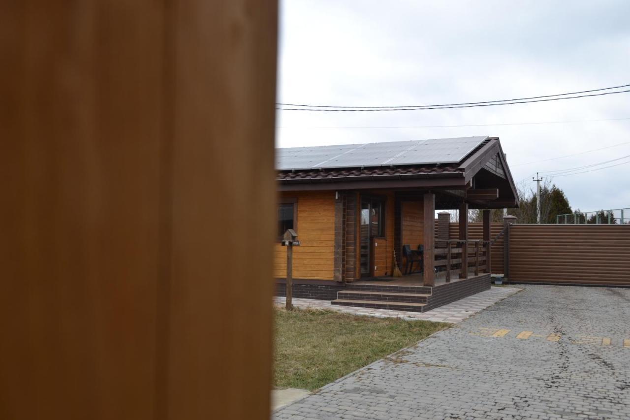 Хомене Villa Rzhyshchiv Eksteriør billede